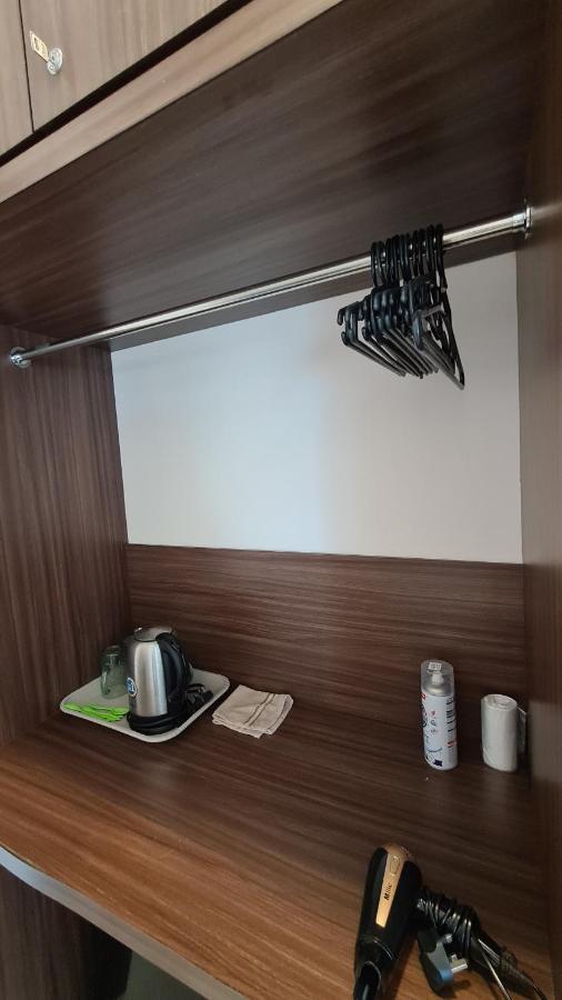 Aeropod Kk Corner Unit Near City And Airport 4 Pax Free Parking 亞庇 外观 照片
