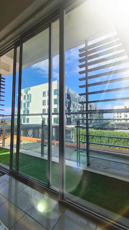Aeropod Kk Corner Unit Near City And Airport 4 Pax Free Parking 亞庇 外观 照片